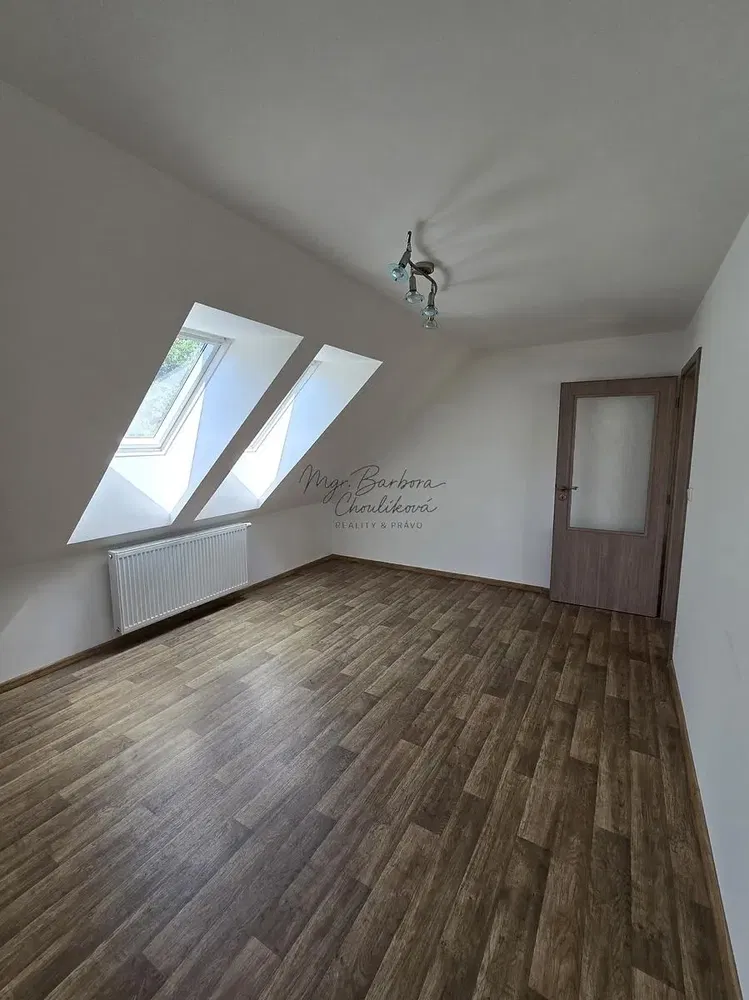 Kinderzimmer; tageslicht, holzboden