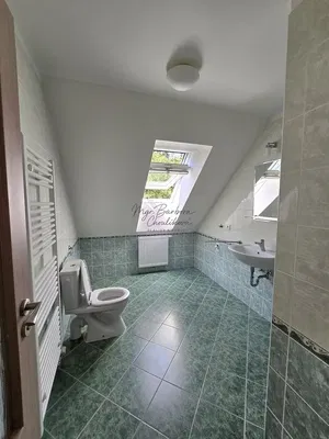 Toilette; fliesenboden