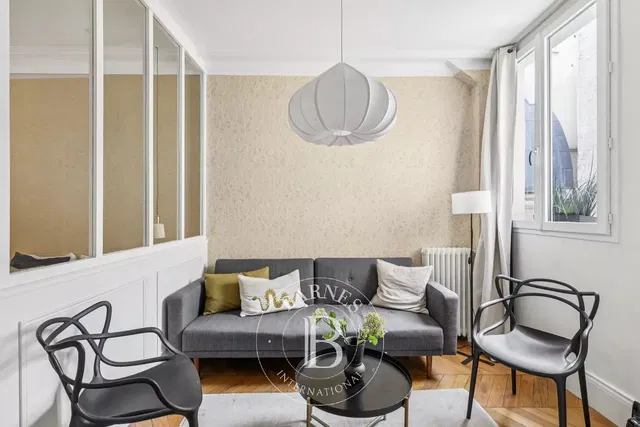 Wohnzimmer; moderner stil, holzboden, tageslicht