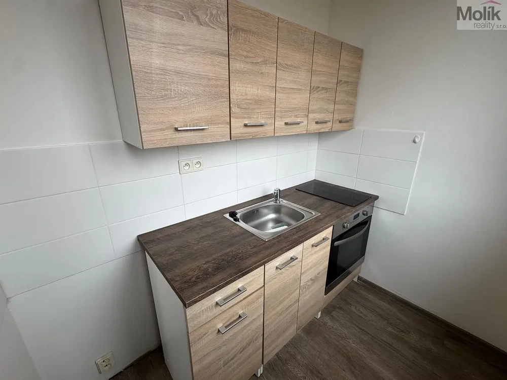 Küche; küchengeräte, fliesenboden, renoviert, tageslicht, moderner stil