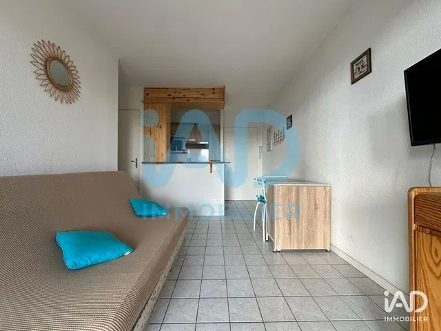 Wohnzimmer; fliesenboden, moderner stil