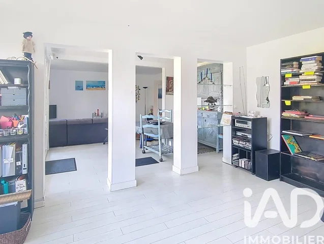 Living room; natural light, modern style