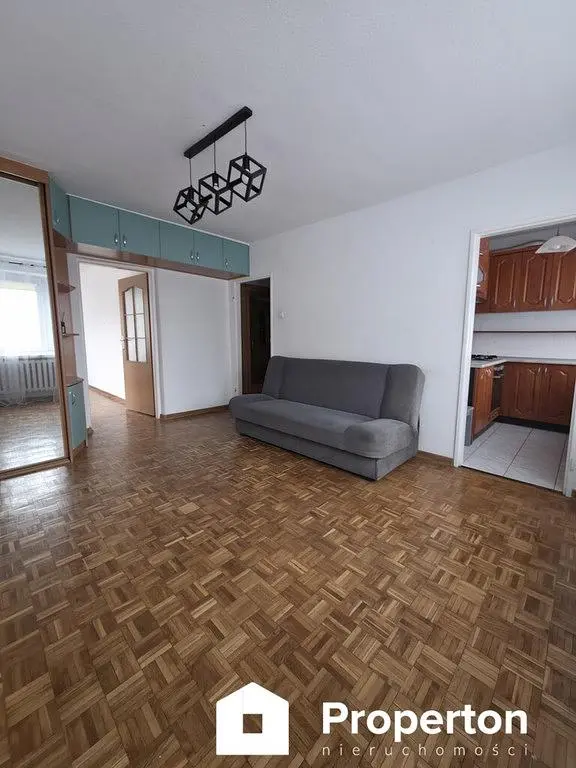 Salon; parquet, lumière naturelle