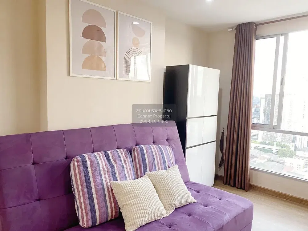 Wohnzimmer; blick, holzboden, tageslicht, moderner stil