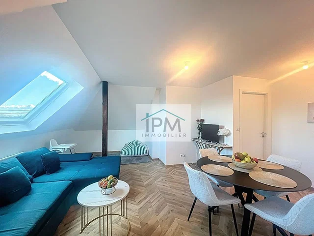 Soggiorno; luce naturale, stile moderno