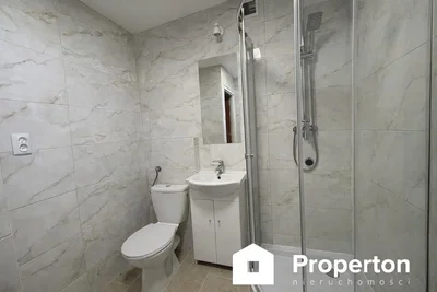 Banyo; fayans zemin, tadilatlı, doğal ışık, modern stil