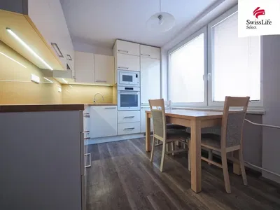 Küche; küchengeräte, tageslicht, moderner stil, holzboden