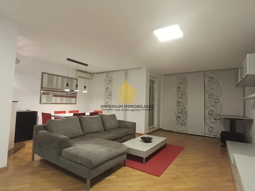 Dnevna soba; prirodno svjetlo, moderni stil