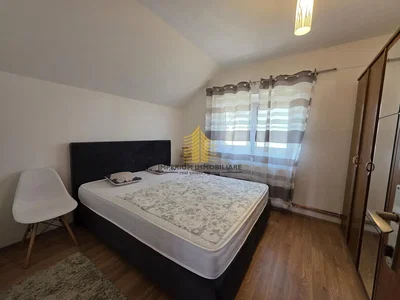 Schlafzimmer; holzboden, tageslicht