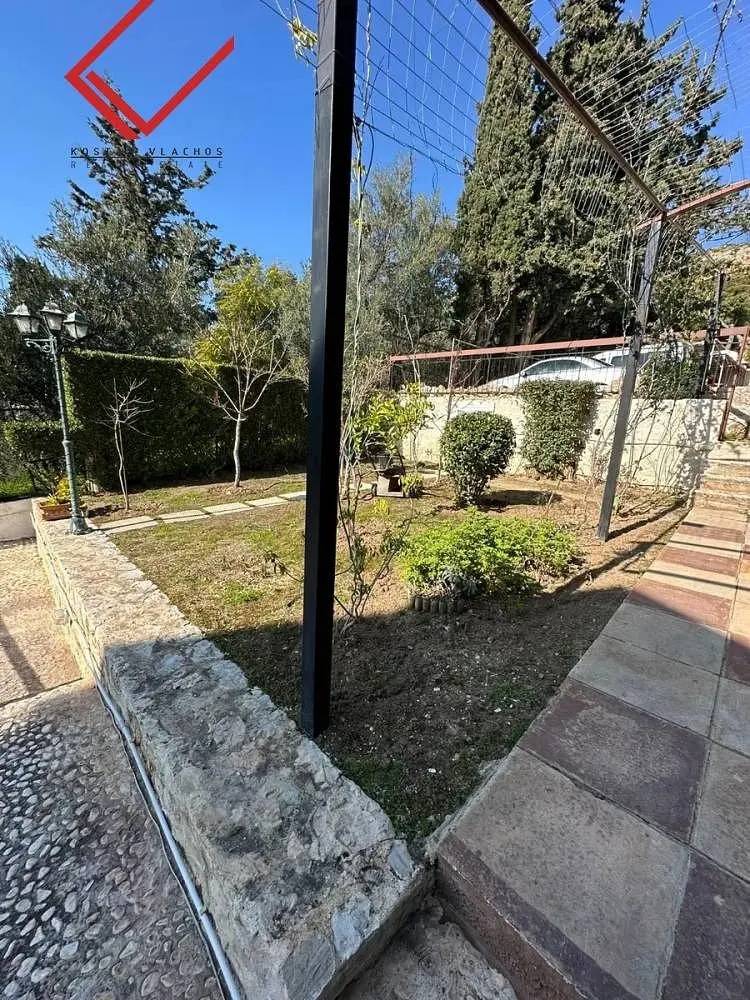 Кућа и околина; природно светло