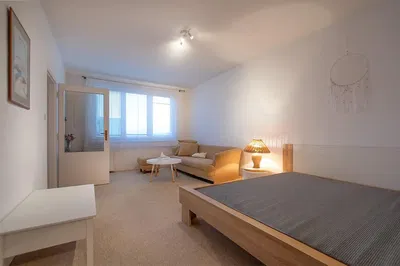 Yatak odası; doğal ışık, modern stil