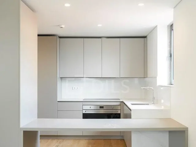 Cocina; electrodomésticos, luz natural, estilo moderno