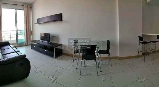 Wohnzimmer; fliesenboden, blick, tageslicht