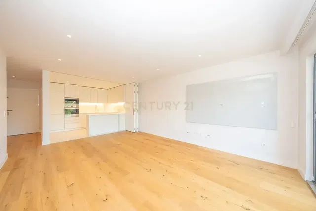 Wohnzimmer; holzboden, tageslicht, moderner stil, küchengeräte