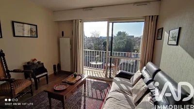 Oturma odası; manzara, doğal ışık, modern stil