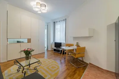 Дневна соба; природно светло, дрвени под, модерни стил