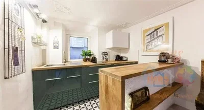 Kuhinja; kuhinjski aparati, prirodno svjetlo, moderni stil