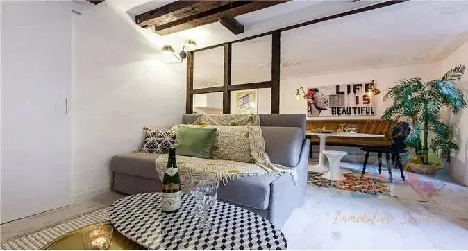Oturma odası; doğal ışık, modern stil