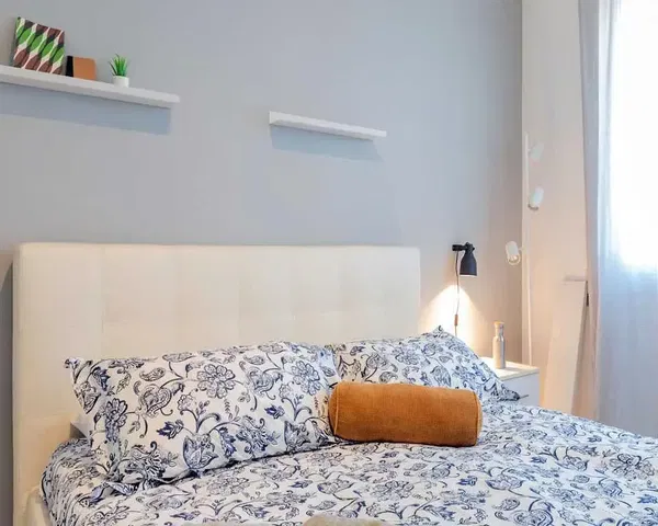 Chambre; lumière naturelle, style moderne