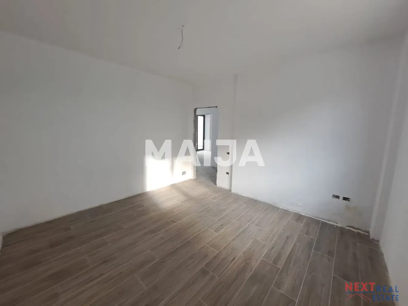 Diğer; fayans zemin, doğal ışık, tadilat gerekiyor