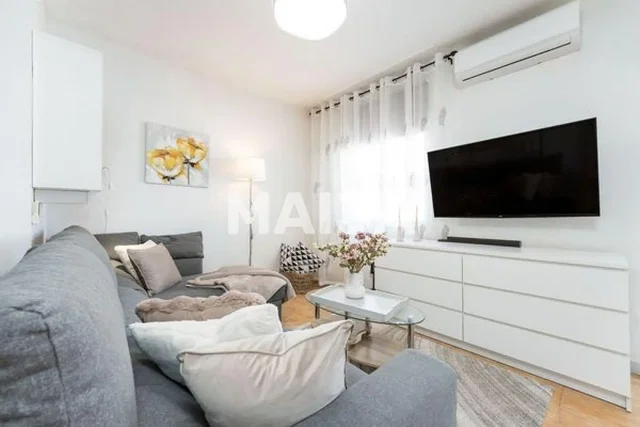 Wohnzimmer; tageslicht, moderner stil