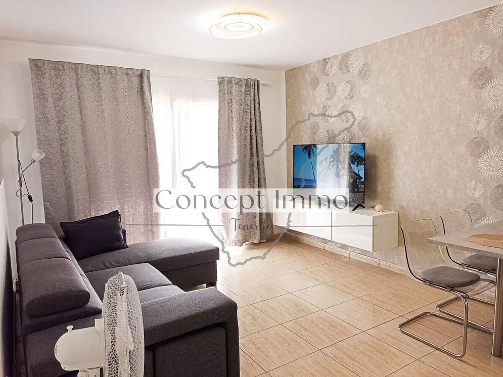 Obývací pokoj; dlažba, přirozené světlo