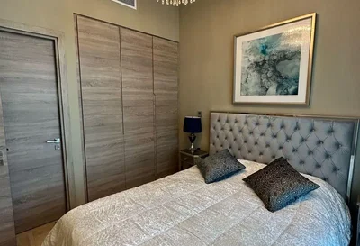 Chambre; style moderne, lumière naturelle