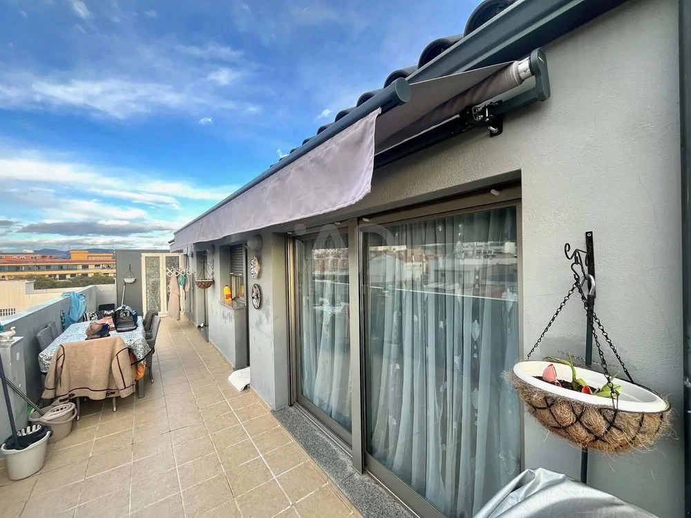 Terrasse; fliesenboden, tageslicht, blick