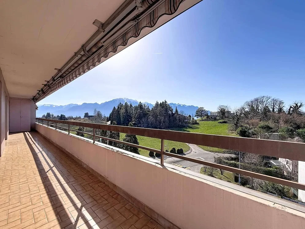 Balkon; manzara, fayans zemin