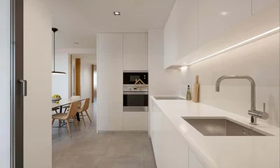 Cuisine; électroménager, carrelage, lumière naturelle, style moderne