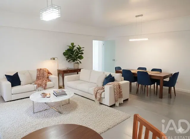 Salón; luz natural, estilo moderno