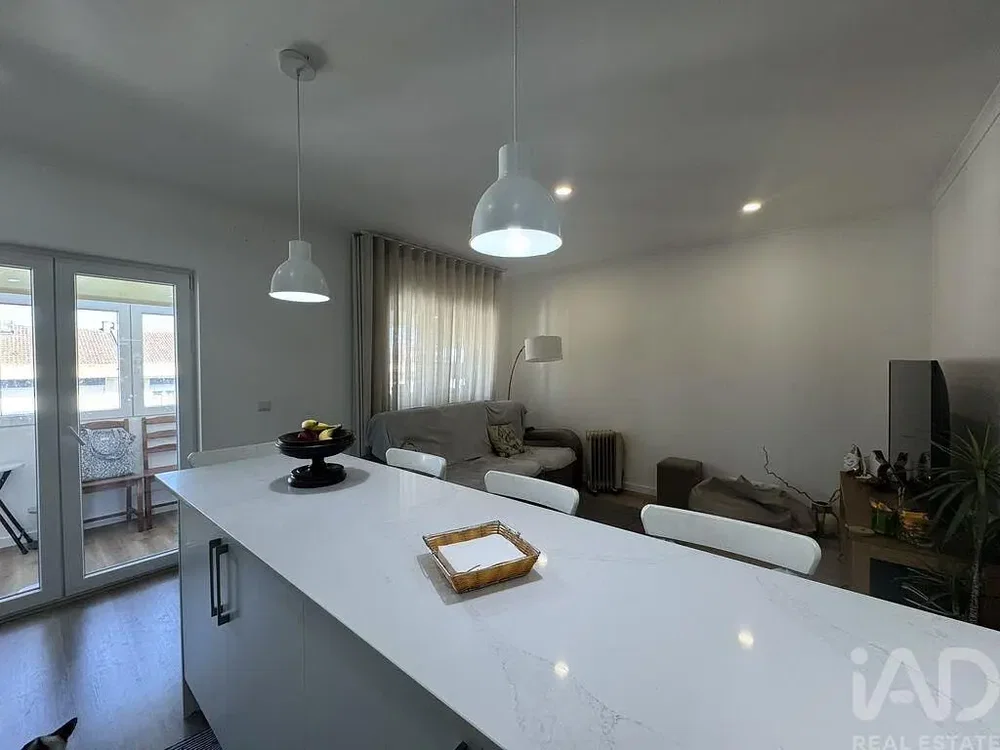 Кухиња; поглед, природно светло, модерни стил