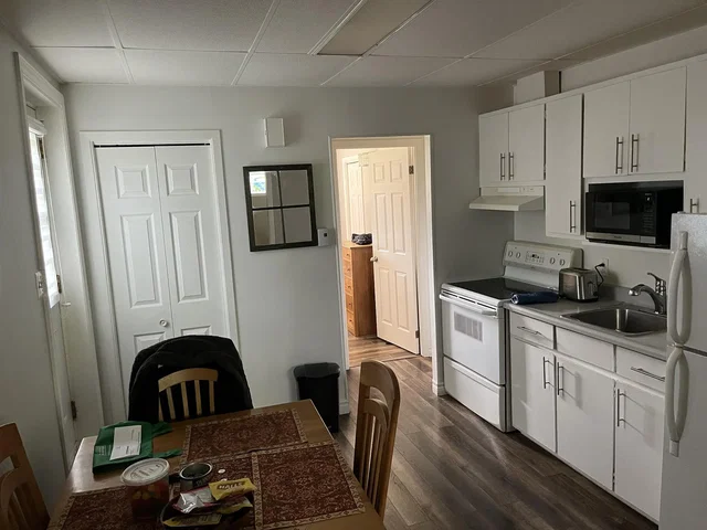 Kitchen; kitchen appliances, tile floor
