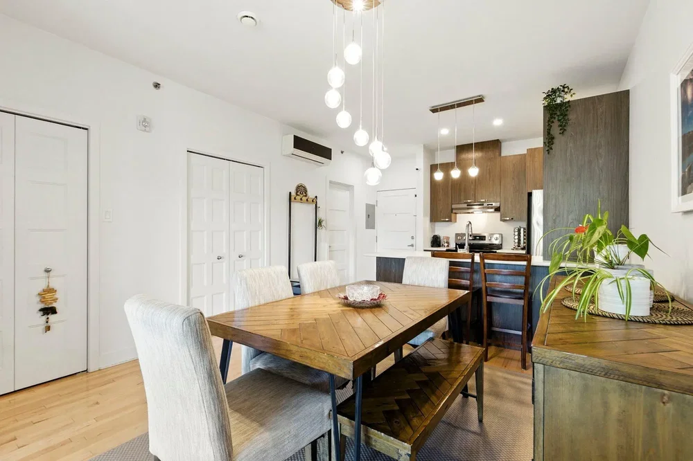 Cuisine; lumière naturelle, style moderne