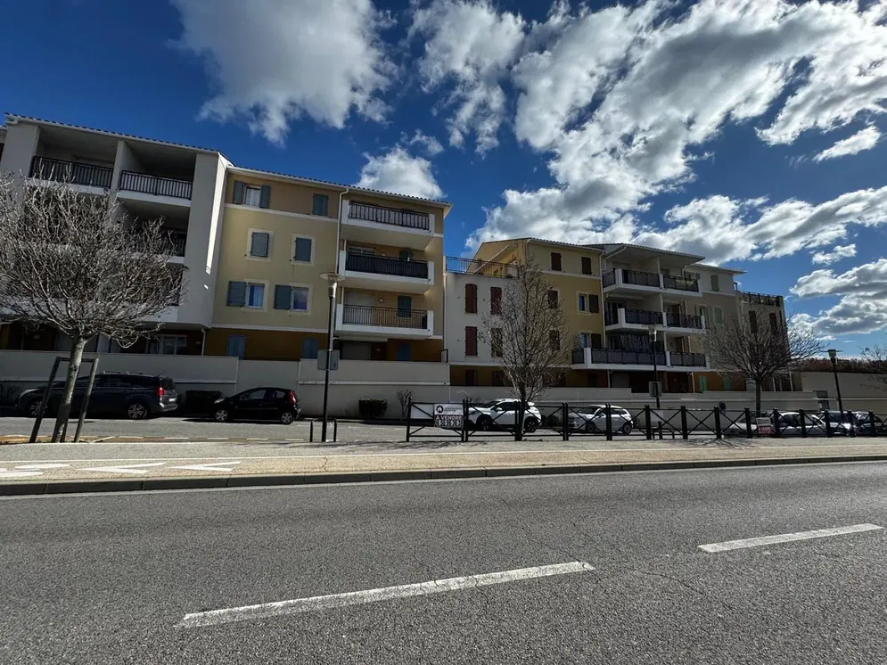 Kuća i okolina; pogled