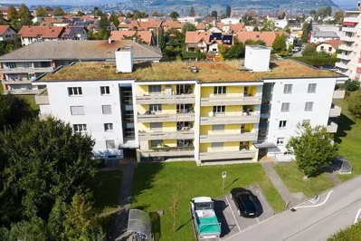 Maison et environs; vue, hauteur sous plafond, lumière naturelle