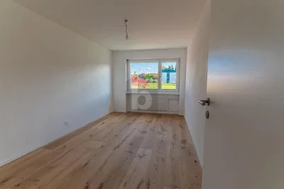 Schlafzimmer; blick, holzboden, tageslicht