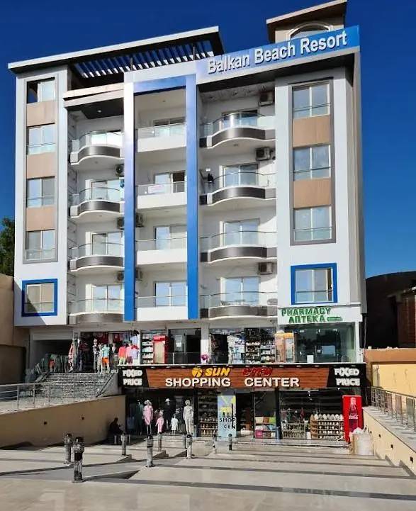 Dům a okolí; komerční