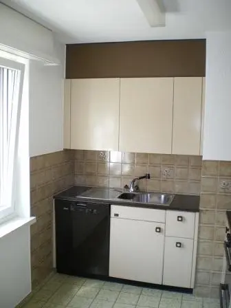 Küche; küchengeräte, fliesenboden