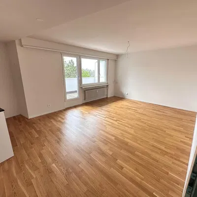 Wohnzimmer; holzboden, tageslicht, blick