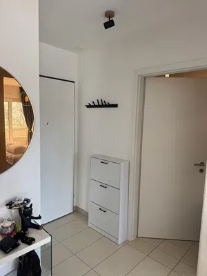 Garderobe; fliesenboden