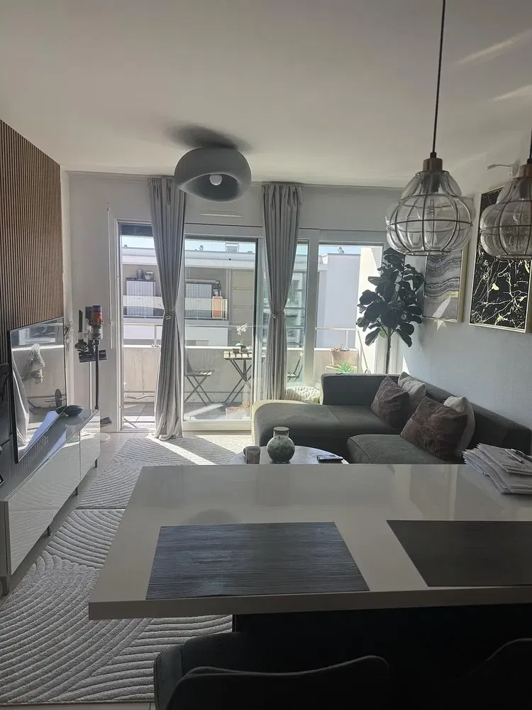 Wohnzimmer; blick, tageslicht, moderner stil