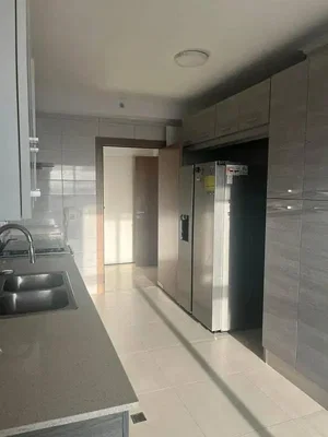 Кухиња; кухињски апарати, плочице, природно светло