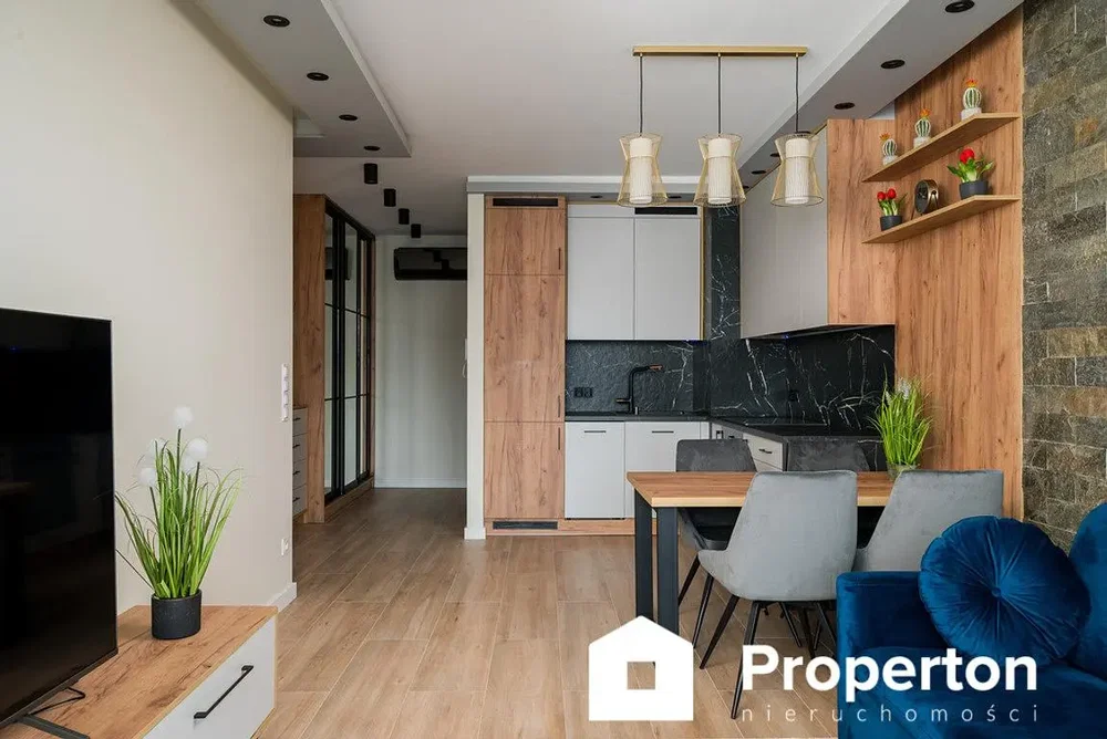 Salon; style moderne, parquet, lumière naturelle