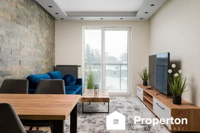 Salon; style moderne, lumière naturelle, parquet