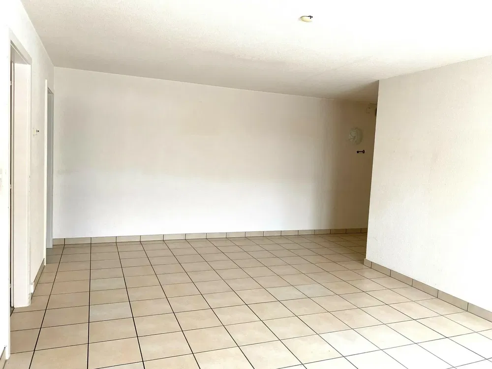 Sonstiges; fliesenboden, tageslicht