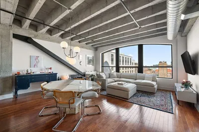 Dnevna soba; pogled, drveni pod, prirodno svjetlo, moderni stil