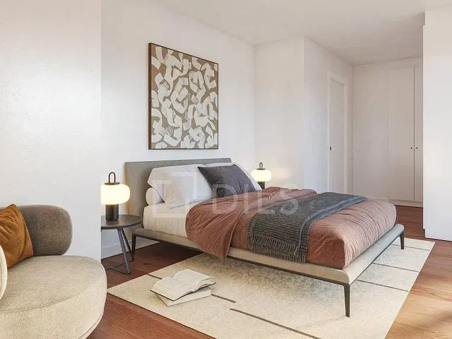 Ložnice; přirozené světlo, moderní styl, dřevěná podlaha