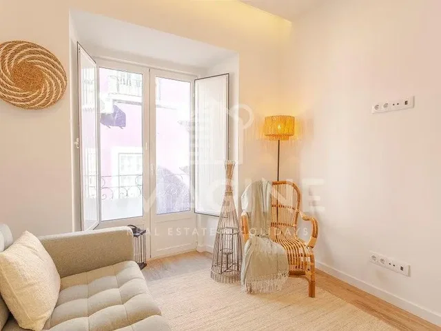 Oturma odası; doğal ışık, modern stil