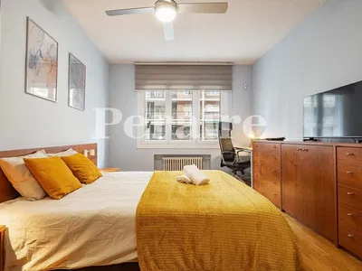 Yatak odası; doğal ışık, modern stil